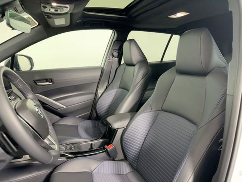 Used 2025 Toyota Corolla Cross AWD Hybrid image 22