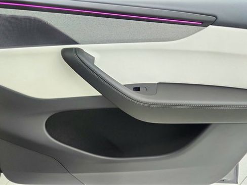 Used 2026 Tesla Model Y Long Range image 22