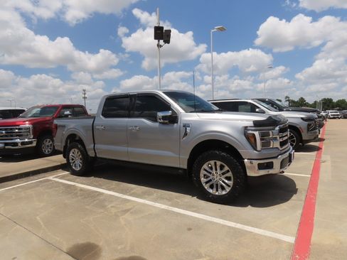 Certified 2025 Ford F150 Lariat w/ Equipment Group 501A Mid AWD/4WD image 6