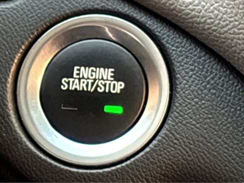 Used 2023 Chevrolet Equinox LT image 4