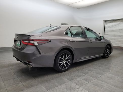 Used 2022 Toyota Camry SE image 10