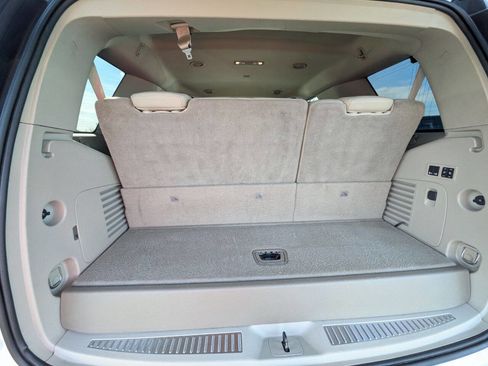 Used 2015 Cadillac Escalade Premium image 32