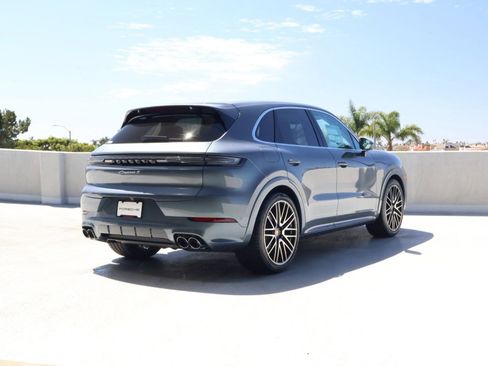 New 2026 Porsche Cayenne S image 9