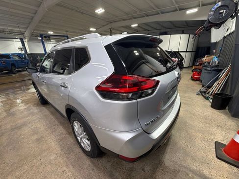 Used 2018 Nissan Rogue SV w/ Premium Package AWD/4WD image 7