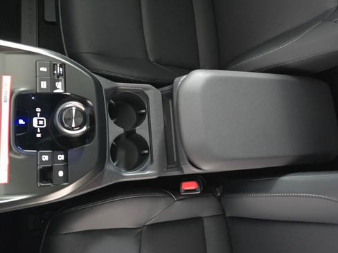 New 2026 Subaru Solterra AWD/4WD image 31