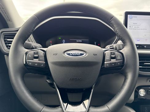 Used 2023 Ford Escape Active w/ Tech Pack #1 AWD/4WD image 17