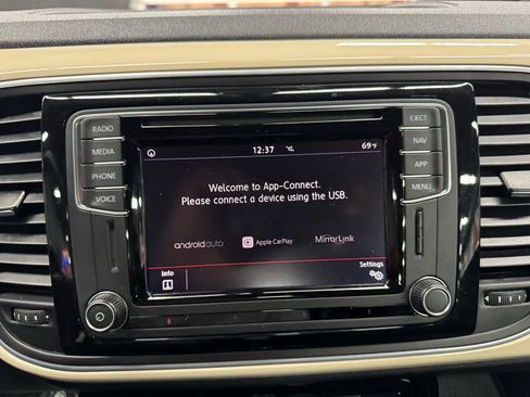 Used 2019 Volkswagen Beetle 2.0T Final Edition SEL image 33