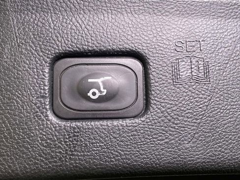 Used 2021 Ford Edge ST AWD/4WD image 17