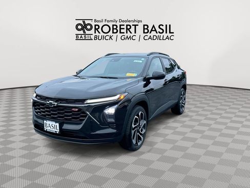 Used 2024 Chevrolet Trax RS w/ Sunroof Package FWD image 4
