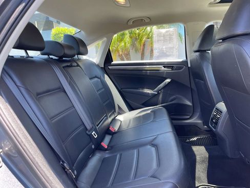 Used 2016 Volkswagen Passat 1.8T SE FWD image 24