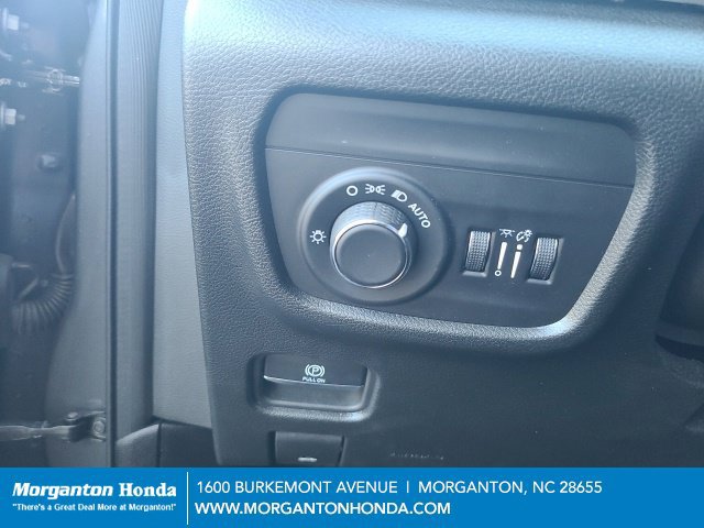 Used 2023 Jeep Grand Cherokee Altitude AWD/4WD image 22