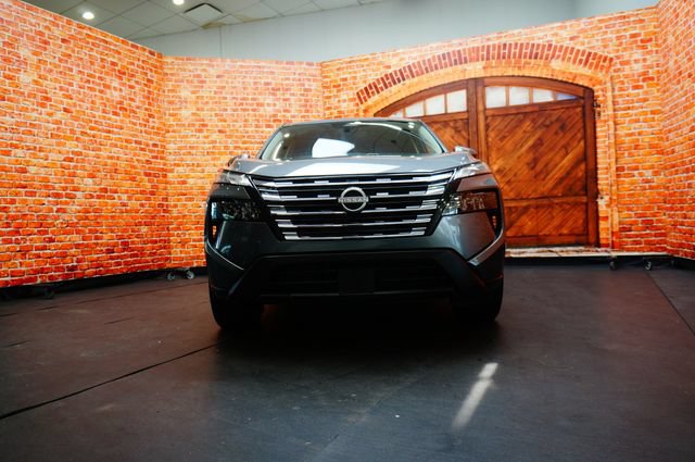 Certified 2025 Nissan Rogue SV AWD/4WD image 6
