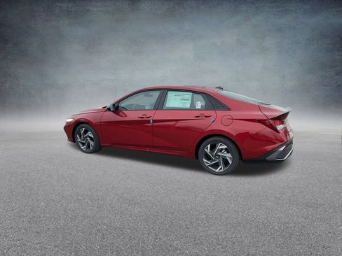 Used 2025 Hyundai Elantra Sport image 16