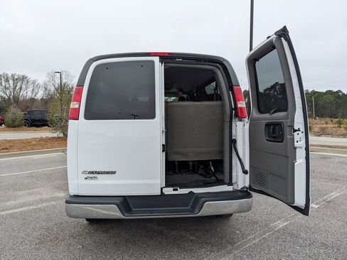 Used 2020 Chevrolet Express 3500 LT w/ LT Preferred Equipment Group image 28