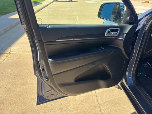 Used 2021 Jeep Grand Cherokee Limited w/ Trailer Tow Group IV AWD/4WD image 12