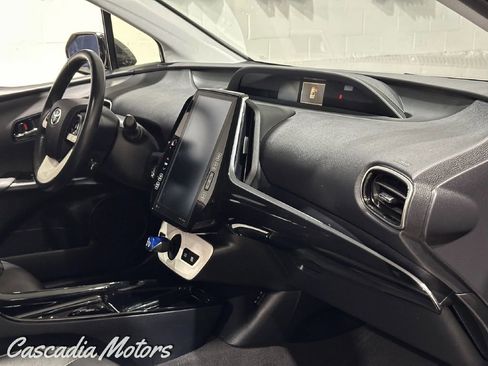Used 2018 Toyota Prius Four w/ Advanced Technology Package FWD image 19
