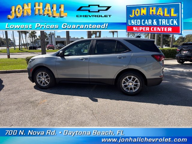 Used 2024 Chevrolet Equinox LS w/ LS Convenience Package FWD image 4