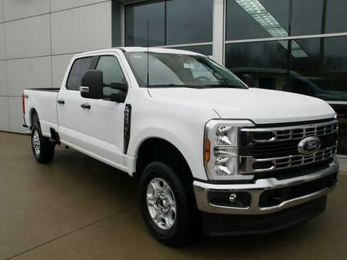 New 2026 Ford F350 XLT image 2