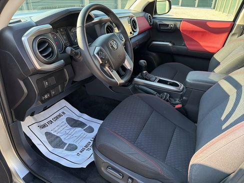 Certified 2022 Toyota Tacoma SR5 w/ Black Out Package (TMS) image 13