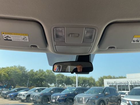 Used 2025 Kia Soul LX w/ LX Technology Package FWD image 15