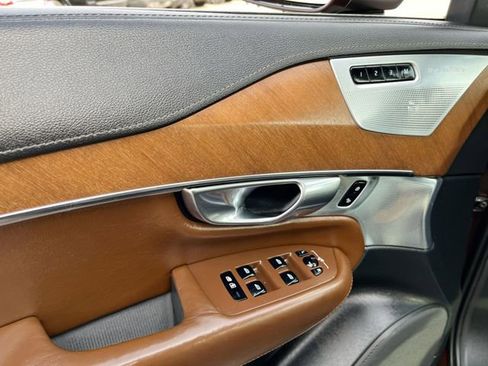 Used 2018 Volvo XC90 T6 Inscription w/ Convenience Package image 16