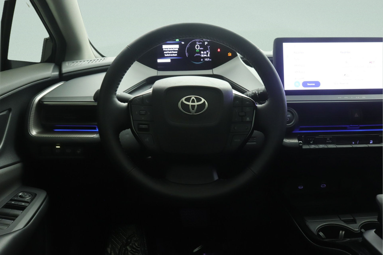 Used 2024 Toyota Prius XLE FWD image 8