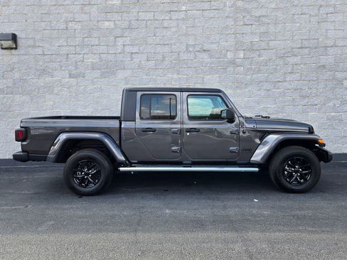 Used 2023 Jeep Gladiator Sport AWD/4WD image 6