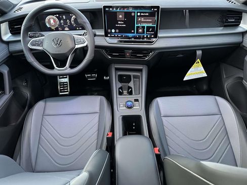 New 2026 Volkswagen Tiguan SE R-Line image 11