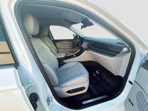 Used 2023 Jeep Grand Cherokee L Overland image 32