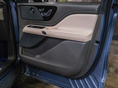 Used 2021 Lincoln Aviator Reserve w/ Elements Package Plus AWD/4WD image 41
