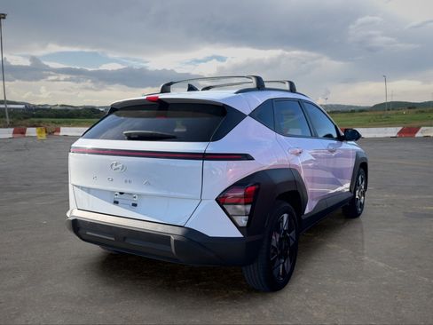 Used 2025 Hyundai Kona SEL FWD image 3