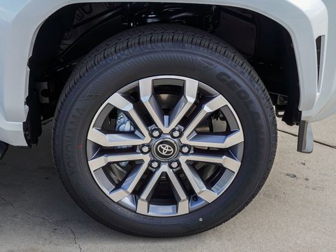 New 2026 Toyota 4Runner Limited AWD/4WD image 10