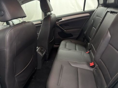 Used 2015 Volkswagen Golf TDI S FWD image 20