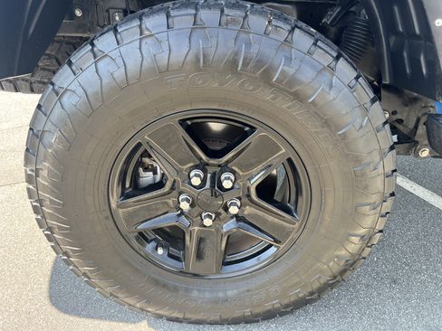 Used 2021 Jeep Gladiator Sport AWD/4WD image 11