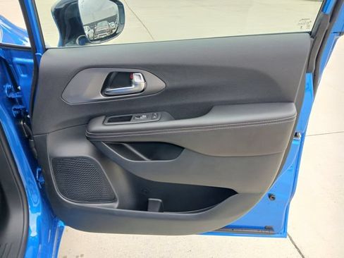 New 2027 Chrysler Pacifica Select FWD image 17