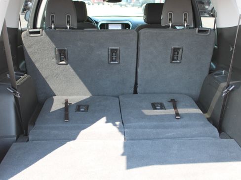 Used 2019 GMC Acadia SLE FWD image 13