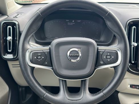 Used 2021 Volvo XC40 T5 Inscription w/ Advanced Package image 14
