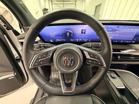 Certified 2025 Buick Enclave Sport Touring image 10