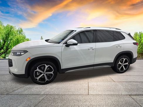 Certified 2025 Volkswagen Tiguan SE image 7