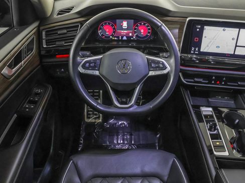 Used 2024 Volkswagen Atlas SEL Premium R-Line image 42