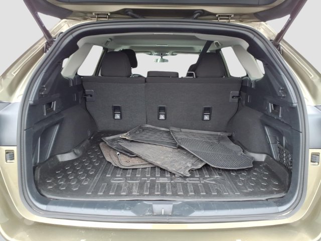 Used 2025 Subaru Outback Premium AWD/4WD image 30