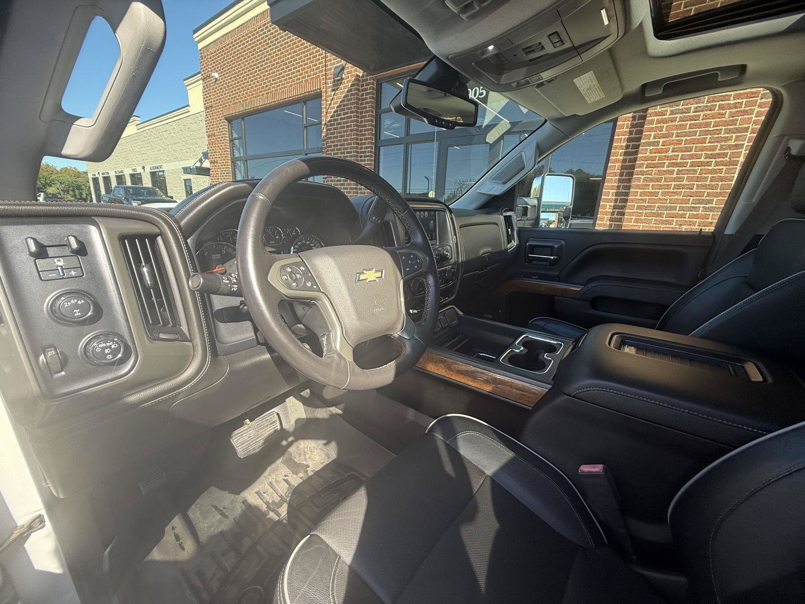 Used 2017 Chevrolet Silverado 2500 High Country w/ Duramax Plus Package AWD/4WD image 18