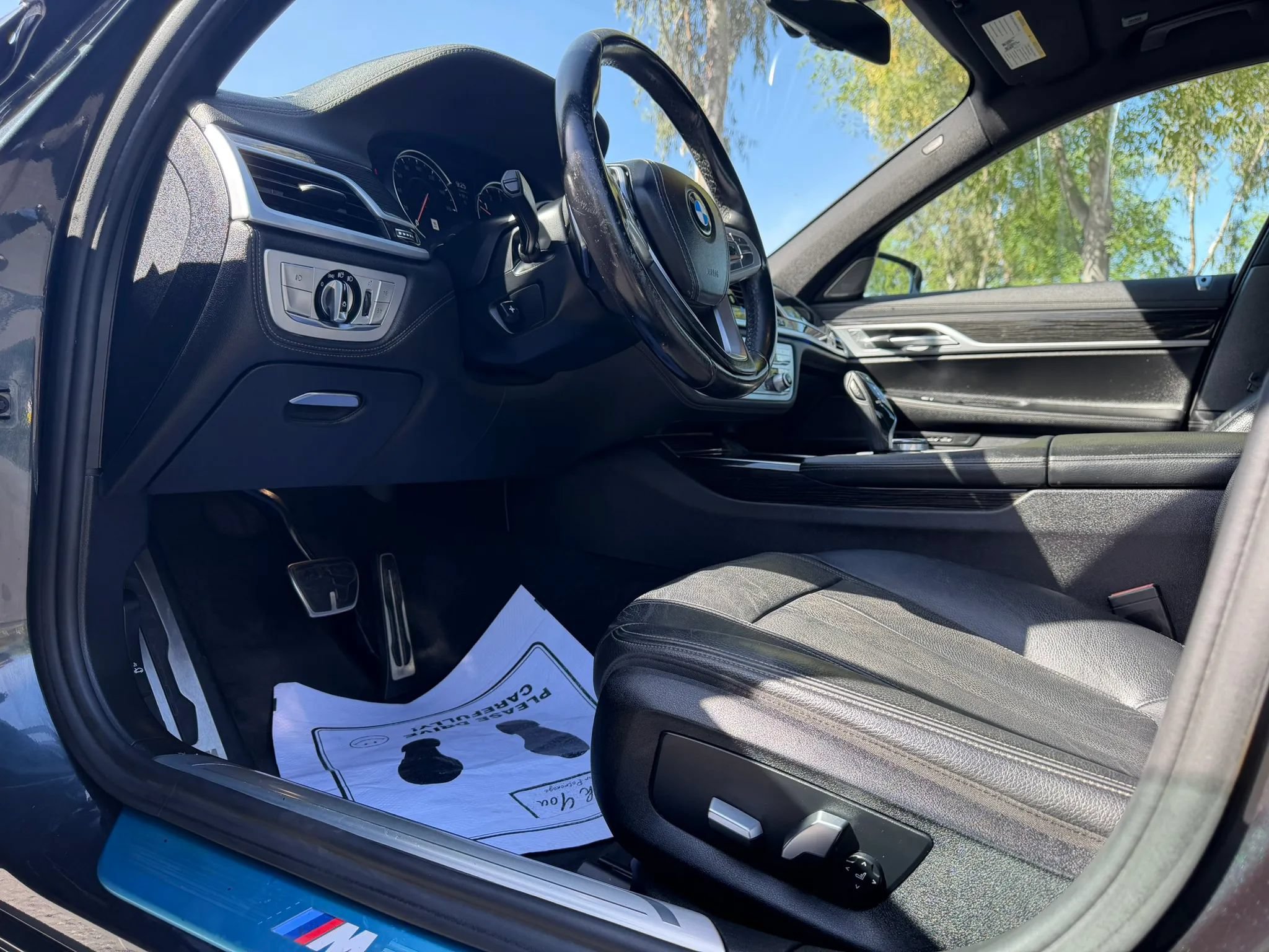 Used 2019 BMW 740i w/ M Sport Package RWD image 11