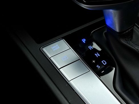 Used 2023 Hyundai Elantra SE image 8