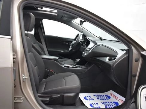 Used 2023 Chevrolet Malibu LT FWD image 16