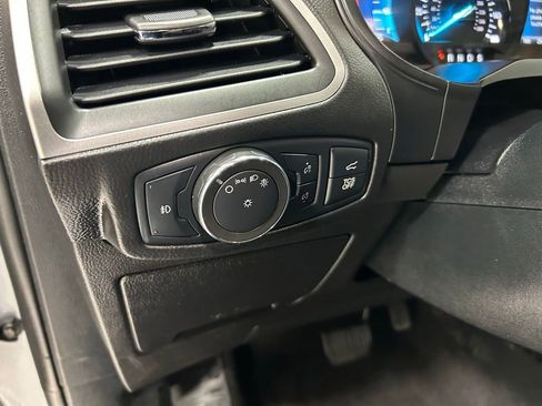 Certified 2022 Ford Edge SEL w/ Convenience Package AWD/4WD image 14