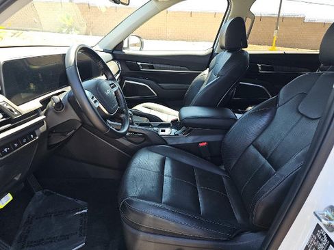 Used 2023 Kia Telluride EX FWD image 3