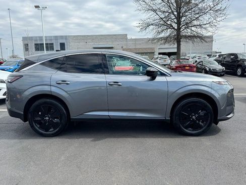 Used 2025 Nissan Murano SV image 2