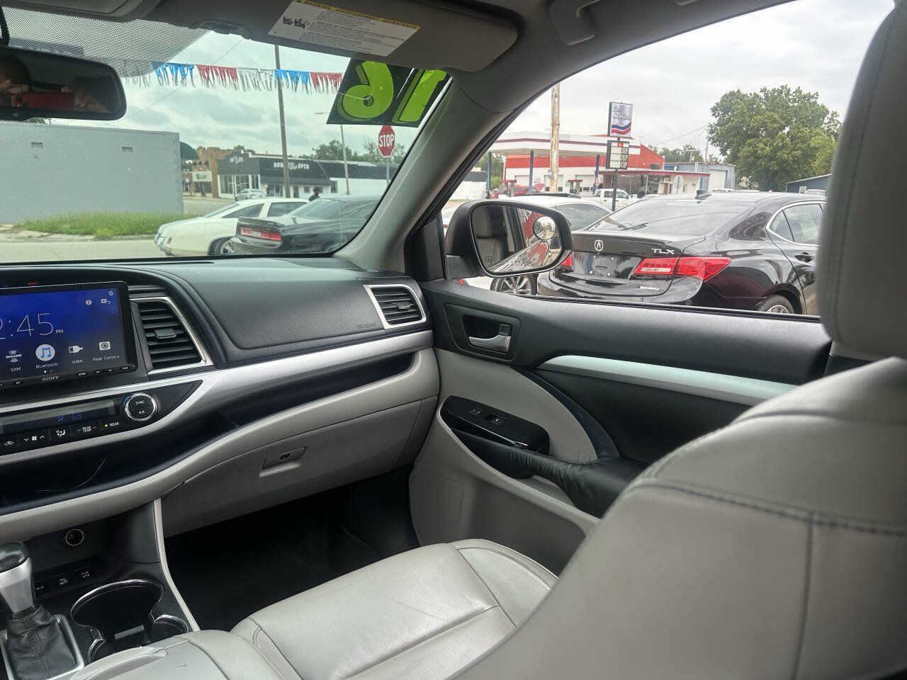 Used 2016 Toyota Highlander XLE AWD/4WD image 22
