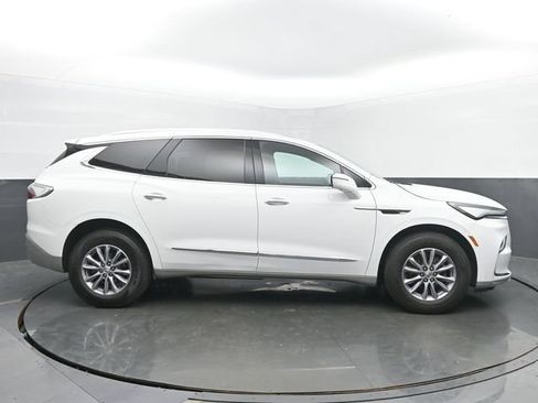 Used 2024 Buick Enclave Premium FWD image 6
